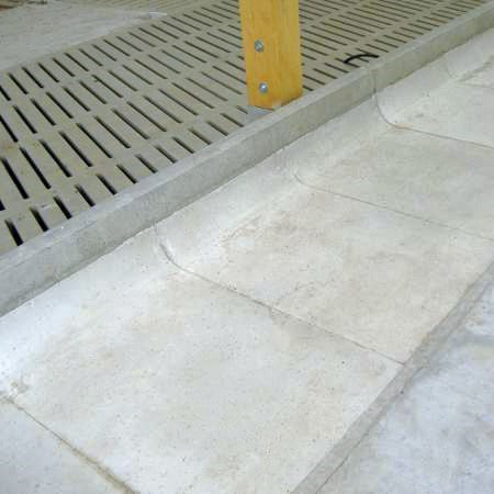 Betonwerk Schwarz Futtertröge aus Kunststoffbeton für Rinder