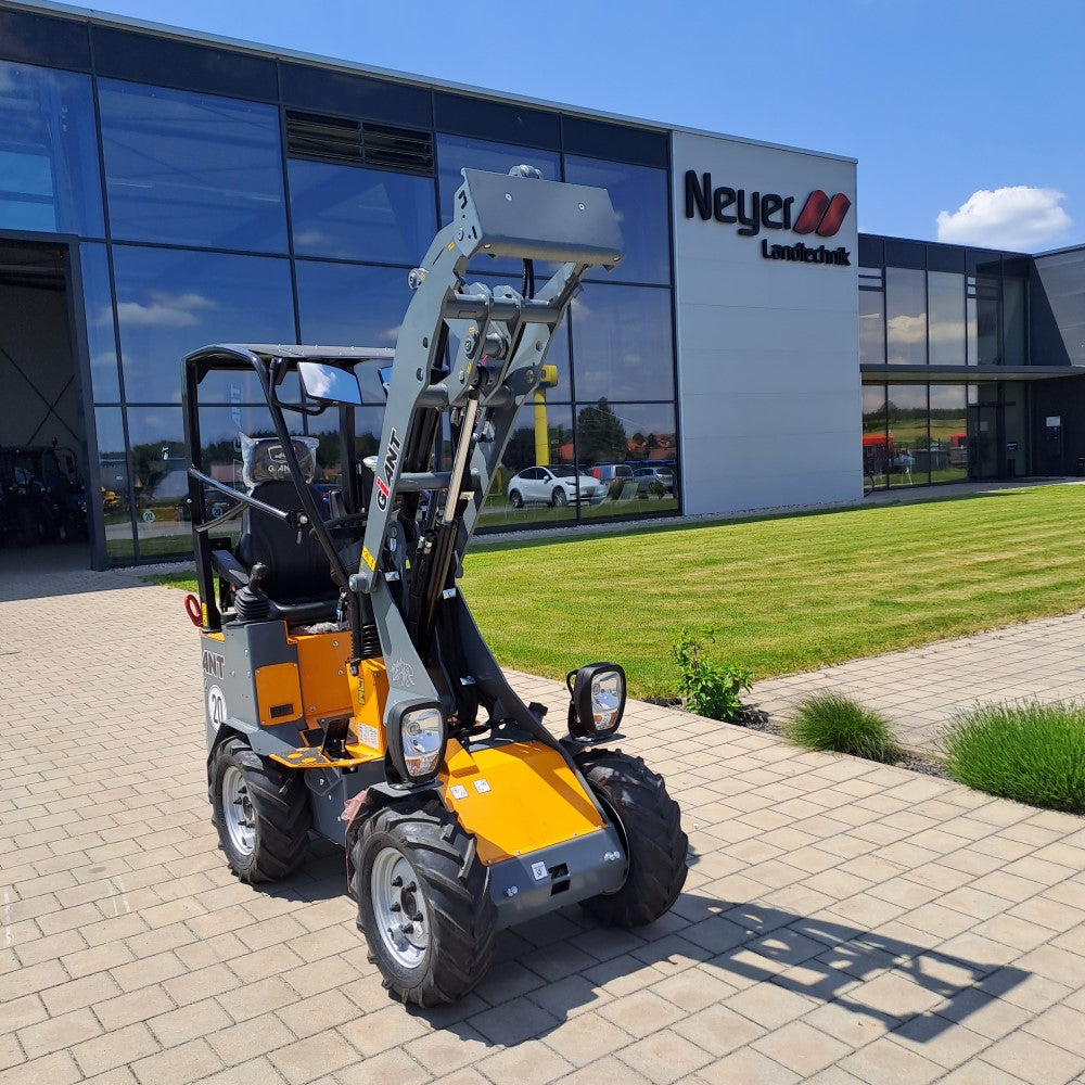 Tobroco GiANT Radlader G1200