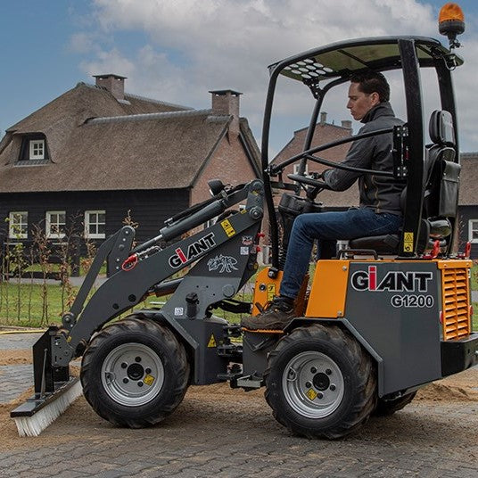Tobroco GiANT Radlader G1200